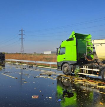 Accident cu trei TIR-uri, lângă București. O persoană a decedat / Traficul este blocat pe A0