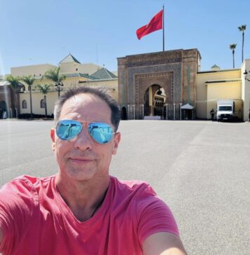 Dan Negru: Mă aflu în Africa în aceste zile și ziarele lor sunt ticsite cu știri despre țepe imobiliare protejate de politiceni corupți. Ca la noi!