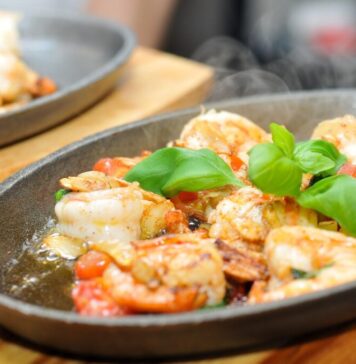 Un sortiment de creveţi şi unul de somon, rechemate de la consumatori din cauza unei bacterii