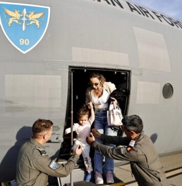Another 69 Romanian citizens and family members, repatriated to Romania from Lebanon