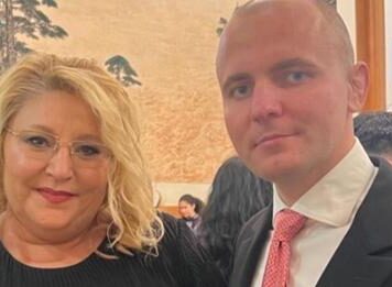 Europarlamentarul Diana Şoşoacă şi jurnalistul Andrei Guşă, la recepția oficială oferită de Ambasada Chinei în România cu ocazia Zilei Naționale a Chinei