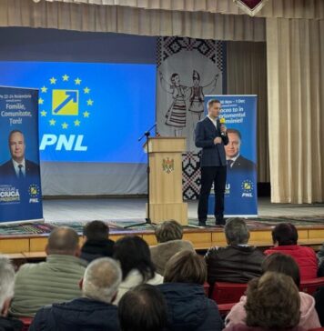 Rareș Bogdan: La Cimișlia, în sudul Republicii Moldova, alături de candidatul PNL Diaspora pentru Senat, Adrian Dupu , continuăm campania pentru președintele Nicolae Ionel Ciucă