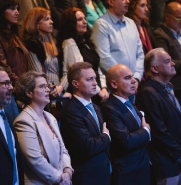 Rareș Bogdan: Români din Madrid, vă mulțumesc pentru o seară extraordinară! Am fost copleșit de energia și dragostea voastră pentru România!