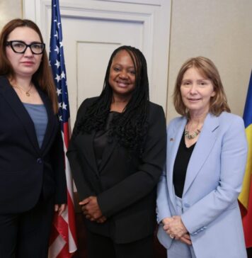 Ambasadoarea SUA la Bucureşti, Kathleen Kavalec: Rusia a desfăşurat agresiunea împotriva Ucrainei sub o ameninţare nucleară