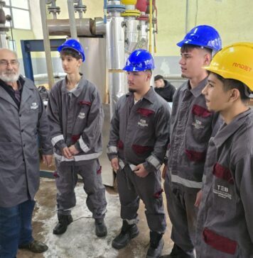 Elevi de la Colegiului Tehnic “Anghel Saligny” se pregătesc pentru meseria de instalator, la Termoenergetica