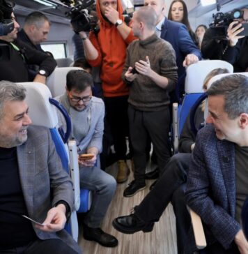 Grindeanu: Primul tren nou achiziționat de Ministerul Transporturilor (prin ARF), în ultimii 22 de ani, circulă de astăzi pe ruta București-Brașov!