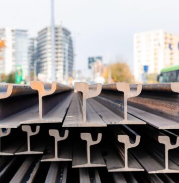 75% din șina de tramvai de pe linia 5 a fost înlocuită, anunță Nicușor Dan