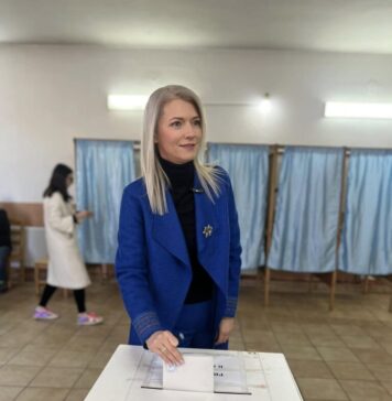 Alina Gorghiu: Am votat fără rezerve, fără ezitări, cu toată inima, acasă în Argeș, în Băiculești. Pentru mine primează familia și siguranța ei. Pentru asta am votat astăzi!