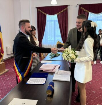 Vlad Popescu Piedone, primarul Sectorului 5: Printre documente și vizite în teren, mi-am făcut timp pentru a oficia căsătoria dintre doi tineri, care și-au dorit să le fiu alături în această zi importantă din viața lor!