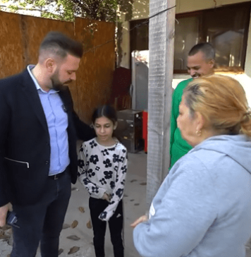 Vlad Popescu Piedone, primarul Sectorului 5: Am mers dis-de-dimineață să distribuim lemne pentru 42 de familii, care se află în evidența Direcției Generale de Asistență Socială și Protecția Copilului