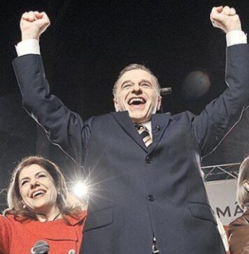 Geoană: Veniţi cât mai mulţi la vot, eu sper să mă votaţi pe mine, nu daţi ţara pe mâna unor nepricepuţi în aceste vremuri tulburi