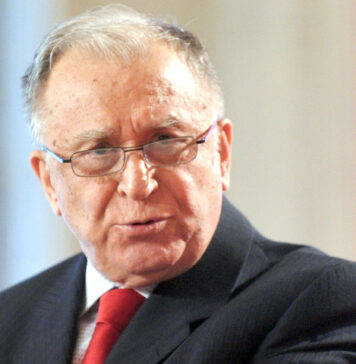 Ion Iliescu nu a votat la primul tur al alegerilor prezidențiale. Fostul președinte nu a solicitat urna mobilă