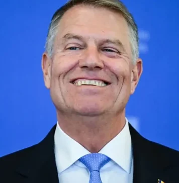 „În scandalul Palatului Împăratului Iohannis, banii românilor sunt furați prin intermediul unor HG clasificate în mod arbitrar drept secrete. Mai avem procurori sau nu?”, se întreabă avocatul Toni Neacşu