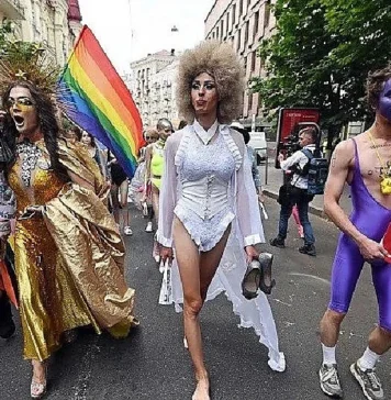 „A fost creat contextul propice pentru ca un partid care are pe agendă ca principal punct promovarea LGBT, anume REPER, să intre în Parlament; legalizarea căsătoriilor între persoane de același sex va fi pusă în dezbatere parlamentară imediat, toate partidele aliniindu-se acestui demers”, spune jurnalistul Ion Spânu