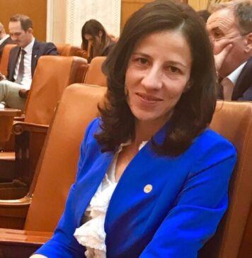 USR anunță că a votat împotriva „simulacrului de audiere a comisarului european propus de PSD”