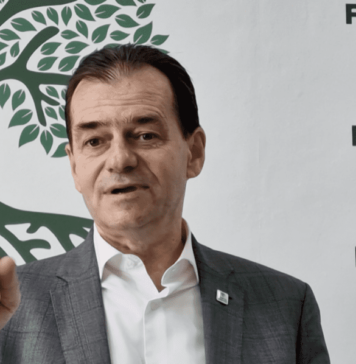 Ludovic Orban: „Iohannis nu suportă pe nimeni în jurul lui care are coloană vertebrală. Dovadă că l-a preferat pe Cîţu, după care i-a dat un şut în fund imediat. Acum l-a luat pe Ciucă, care mărturiseşte că a intrat în viaţa publică că a primit ordin de la comandantul suprem şi a trebuit să execute ordinul. Du-te şi treci în rezervă, ca să te pun ministrul Apărării!”