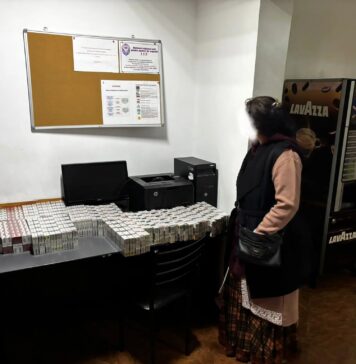 O femeie, prinsă în Sectorul 2 cu o sacoșă în care avea sute de pachete de țigări