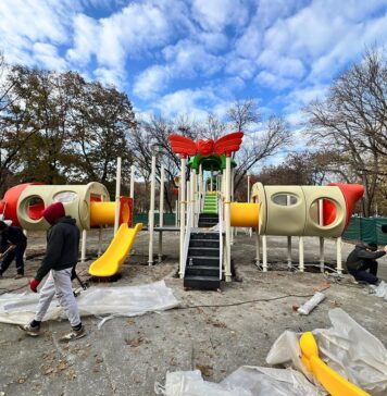 Un nou loc de joacă, amenajat în parcul Tineretului