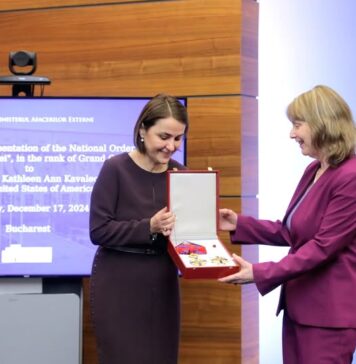 Ambasadoarea SUA la Bucureşti, Kathleen Kavalec, distinsă cu Ordinul Naţional „Steaua României”