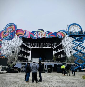 Revelion în Parcul Titan, cu simularea aurorei boreale și „Infinity Show”