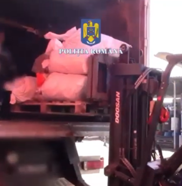 Peste două tone de droguri confiscate în dosare penale, distruse de Poliția Română / VIDEO