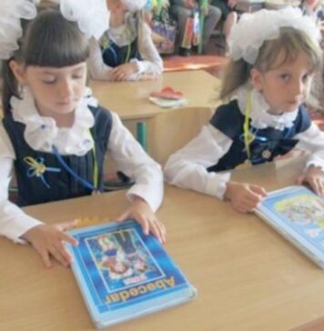 Reprezentanți ai românilor din Cernăuți avertizează asupra riscului dispariției minorității românești din Ucraina în urma modificărilor din sistemul de învățământ ucrainean