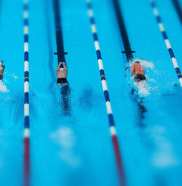 Denis Popescu, calificat în semifinalele probei de 100 m spate, la Mondialele în bazin scurt
