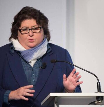 Alina Mungiu-Pippidi: Noul Guvern, construit de „aceiaşi nepricepuţi care cred că le ştiu pe toate”