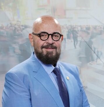 Cristian Popescu Piedone: Victor Ponta își joacă norocul la ruleta lui Crin Antonescu! Astăzi, meciul e mai complex. Iar dacă acum 11 ani el nu avea arbitru, sper ca astăzi să aibă, în persoana lui Marcel Ciolacu