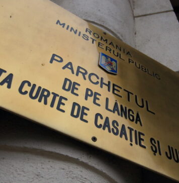 „Procurorul General al României este obligat să se sesizeze după raportul Comisiei de la Veneţia. De fapt, RAPORTUL are valoarea intrinsecă a unei sesizări penale. În cazul în care Procurorul General va rămâne pasiv, va intra el însuși sub incidența Codului penal, refuzul de a desfășura ancheta reprezentând acoperirea LOVITURII DE STAT!”, scrie Aurelian Pavelescu