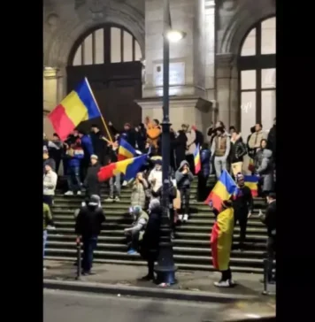 Miting spontan în favoarea lui Călin Georgescu, miercuri seara, în faţa Curţii de Apel Bucureşti