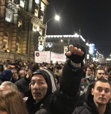 Confederaţiile sindicale scot angajaţii la proteste în faţa Guvernului; români din întreaga ţară şi diaspora, chemaţi la miting pe 12 ianuarie, în Piaţa Universităţii, de către George Simion şi AUR, pentru „revenirea ţării la democraţie şi constituţionalitate”