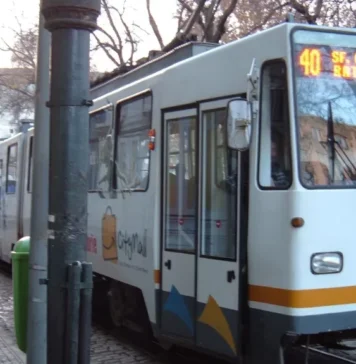 Tramvaiele liniei 40 nu vor circula pe Calea Călărași săptămâna viitoare. Călătorii vor fi preluați de linia navetă 640