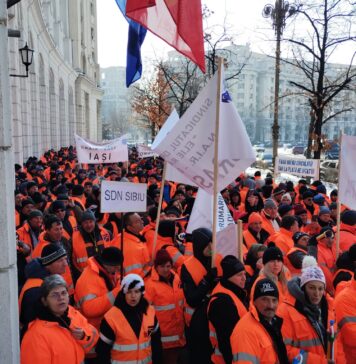 VIDEO.FOTO / Angajații #CNAIR au ieșit în stradă: ”Suntem în pragul unui dezastru rutier și social”