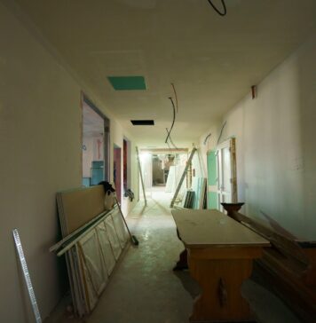 Lucrările de reabilitare și dotare la Maternitatea Polizu București sunt pe ultima sută de metri, anunță Salvați Copiii