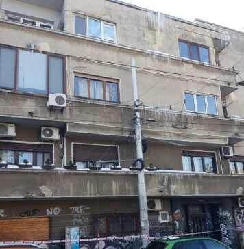 Comitetul Municipiului București pentru Situații de Urgență reamintește oamenilor să îndepărteze țurțurii de pe clădiri