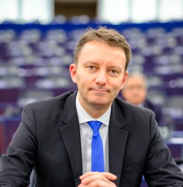 Siegfried Mureșan (PNL): Dacă proprietarul Tesla scrie două mesaje despre România în timp de câteva ore, dintre care unul despre Buzău și unul despre un ONG din România, nu o face fiindcă îi pasă de România!