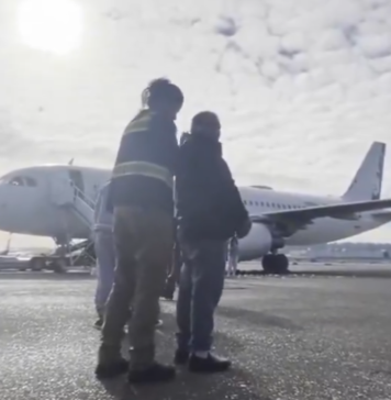 Casa Albă a postat un videoclip cu imigranți în lanțuri, însoțit de descrierea „ASMR” / VIDEO