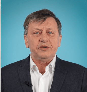 Crin Antonescu: România este un avion în picaj, în timp ce piloții și echipajul au fost luați ostateci de o parte dintre pasageri, nemulțumiți de destinația aleasă!