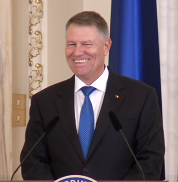 Șeful rezerviștilor germani și membri ai unor firme și asociații româno-germane, decorați de Iohannis în ultima sa zi la Cotroceni