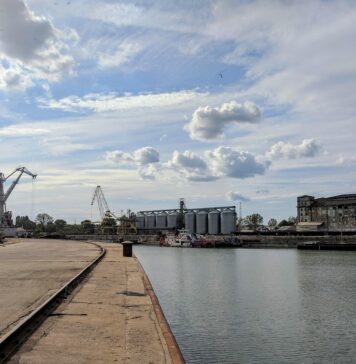 Consiliul Concurenţei: Trebuie realizate investiţii şi restructurate tarifele pentru a creşte atractivitatea porturilor fluviale româneşti