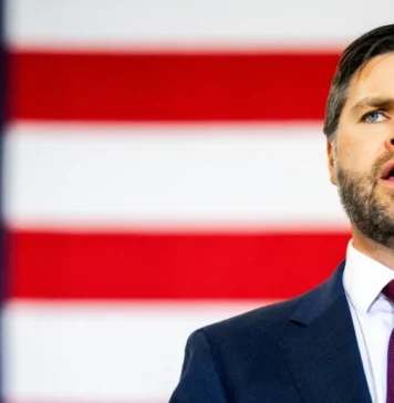 JD Vance, mesaj clar pentru conducerea de la Bucureşti: „Nu avem valori comune dacă anulați alegerile pentru că nu vă place rezultatul – iar asta s-a întâmplat în România. Nu avem valori comune dacă vă este atât de frică de propriul vostru popor încât îi reduceți la tăcere și le puneți pumnul în gură”