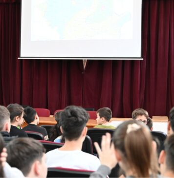 Elevii din Sectorul 2, instruiți cum să acționeze în caz de cutremur sau incendiu