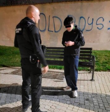 Tânăr de 16 ani, prins că mâzgălea cu graffiti un perete din Sectorul 6