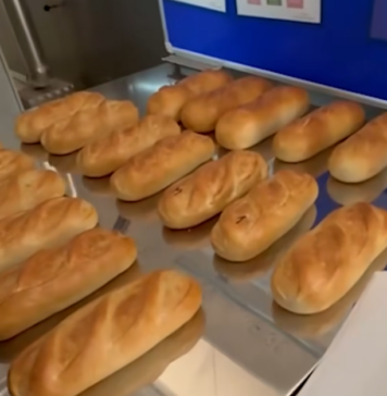 ANPC a închis patru brutării din Bucureşti și a dat amenzi de 165.000 de lei. Printre nereguli: mizerie, gândaci, maşini de transport pâine cu mucegai