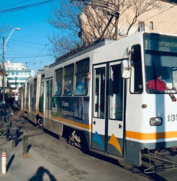 Modificări în circulația tramvaielor 16, 36 și 17, după ce o bucată de șină s-a rupt și a pătruns în interiorul unui tramvai