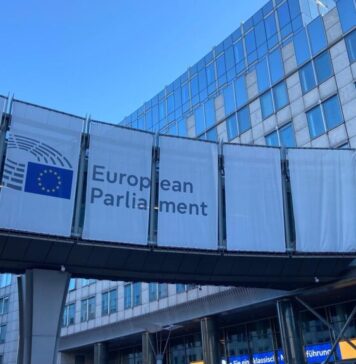 PE va discuta despre strategia UE privind romii și combaterea discriminării