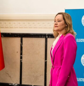 Prezidențiale2025: Elena Lasconi și-a depus candidatura la BEC