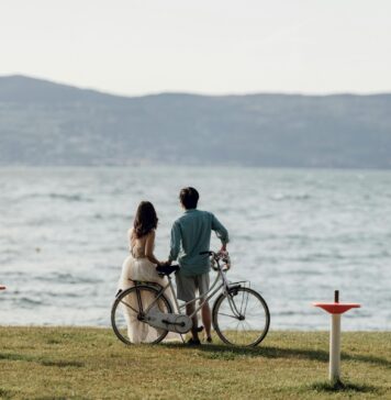 Ce îi motivează pe români să călătorească? Relaxarea și explorarea culturală, în topul preferințelor