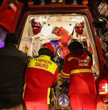 O femeie, găsită moartă în apartamentul său din București în care luia cu fiul său